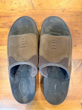 Merrell Men’s Brown Suede Slide Sandals with Black Footbed